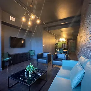 Luxury Escape & Peaceful Retreat By Hollyhock Holiday home